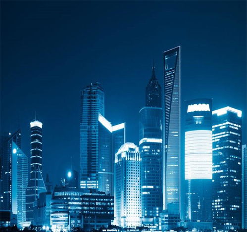 城市高楼与股票交易屏幕对比图
