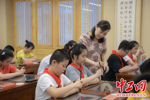 学校的发展，不能以牺牲教师为代价