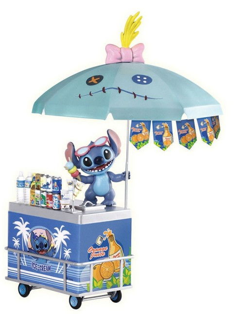 史迪奇趴在沙发上休息