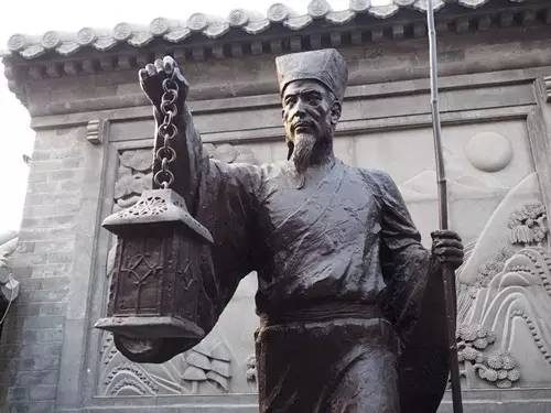 王阳明雕像与心学书籍陈列