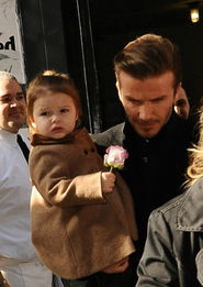 蔡磊与儿子温馨互动瞬间