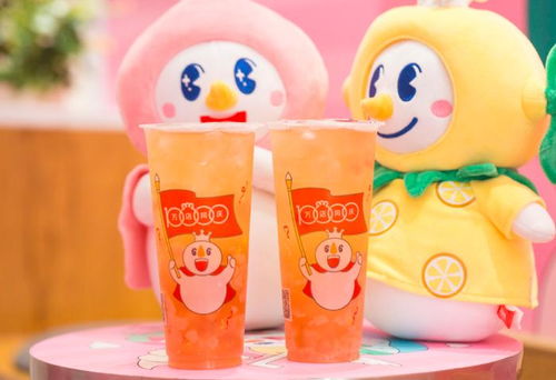 蜜雪冰城与海绵宝宝联名活动宣传海报