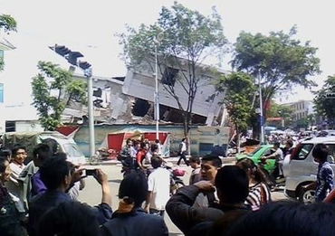 云南德宏州盈江县突发4.5级地震，居民深夜惊魂一刻