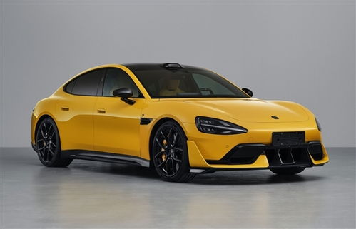 雷军官宣小米造芯，SU7 Ultra纽北挑战引爆全网！小米的野心不止于手机和汽车？