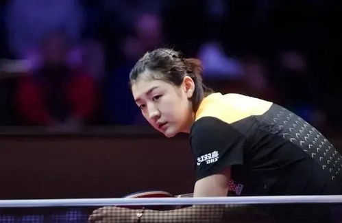 陈梦在电脑前使用腾讯企鹅号后台系统