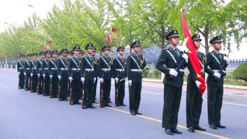 军校学生进行高科技装备实操训练