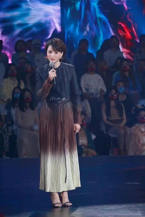 谁给林志炫做的造型？非遗剪纸裙惊艳全场，网友直呼：太绝了！