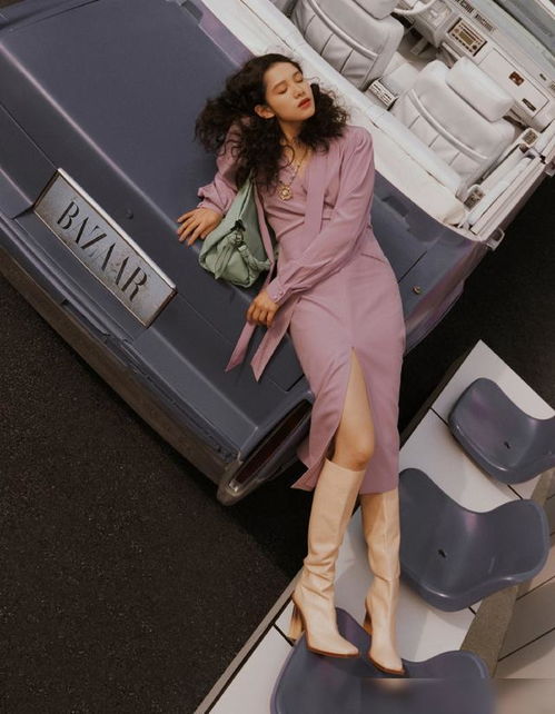 张婧仪日常街拍笑容甜美