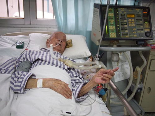 评论员谈病重老人在银行取钱时去世：规则与人性的边界在哪里？