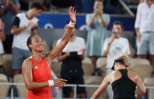 郑钦文两盘击败世界第一！斩获24万欧奖金+390积分，半决赛对阵高芙引期待