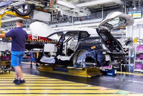 最亲密的盟友，挨了特朗普汽车关税最狠的一刀