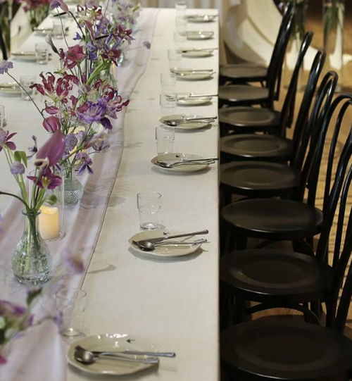 咖啡店内的文创产品展示区