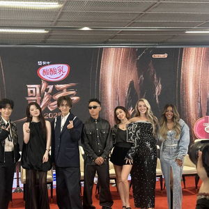 《歌手2025》首期现场抢先听：神仙打架的舞台太震撼！