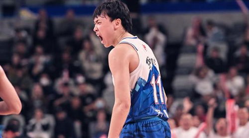 杨瀚森命中三分球