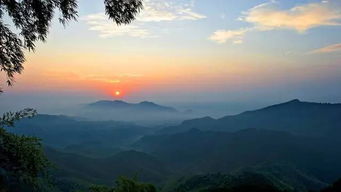 峨眉山失联男子好友称其已遇难，遗体于崖底被发现：警方反馈是自杀