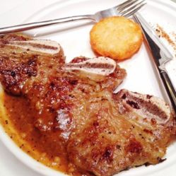 北京宴烤鸭特写