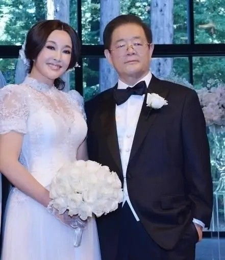 举报刘晓庆偷税男子：的确不认识她｜实名举报背后的税务风波