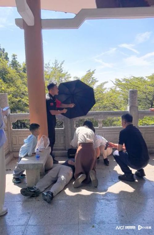 成都女医生晚上收废品