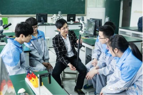 师生共同回顾课堂成果