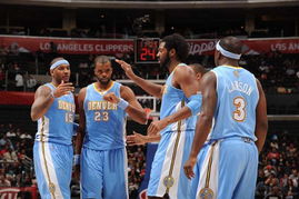 掘金球员在比赛中庆祝胜利