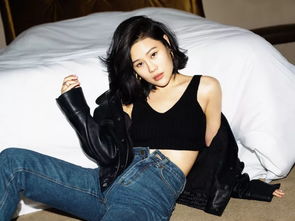 袁娅维带来全新单曲《BORED》表演