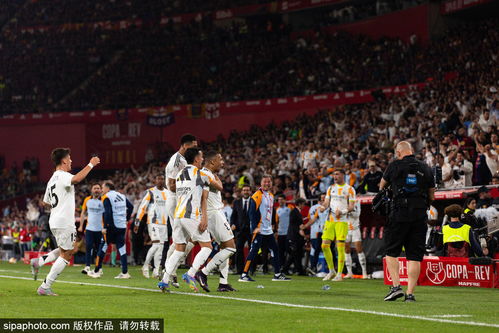 巴萨西甲夺冠！从绝杀到狂欢，红蓝风暴席卷2025赛季