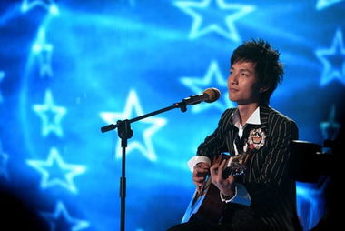 观众被陈楚生歌声感动落泪瞬间