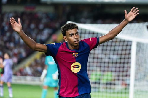 亚马尔庆祝进球