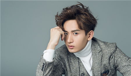 成毅生日直播燃爆微博！粉丝泪目：这是最特别的礼物