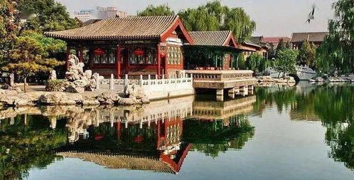 曹雪芹与《红楼梦》：一场跨越时空的旧梦悲歌