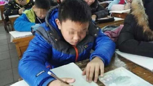 老师拎小学生悬空探出3楼窗外，谁来守护孩子的童年？