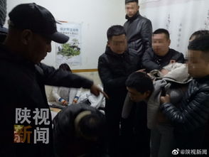 上官正义正在进行实地调查