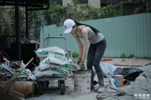 38岁扛楼女工还债50万走红：生活的苦，她用肩膀扛下来了