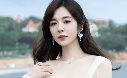 俞灏明王晓晨恋情曝光全过程：从荧幕搭档到甜蜜情侣的浪漫升级