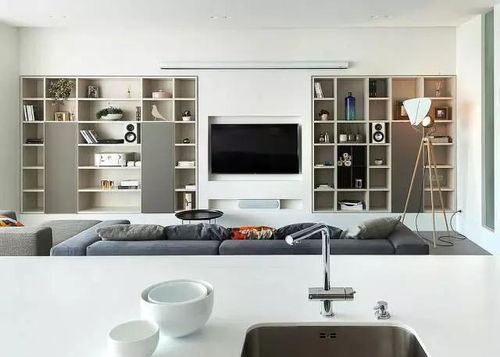 一天的电视声音：从白噪音到家庭情感纽带