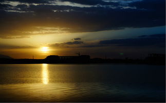 夕阳下英之园轮廓