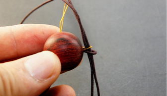 苏郎被让波压制在绳角