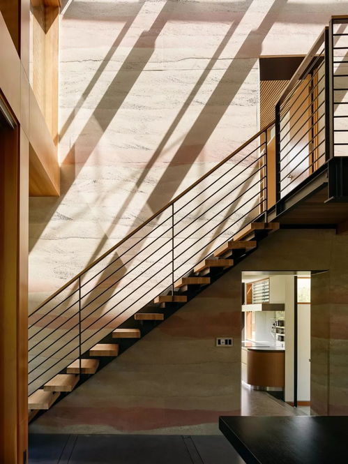 腾讯新闻热搜：广西一水文站“倒刺扶手”引热议，官方回应来了！