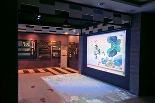 展厅内的互动涂鸦屏幕与观众互动场景