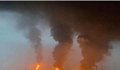 上海粉色天空中的火球状物体