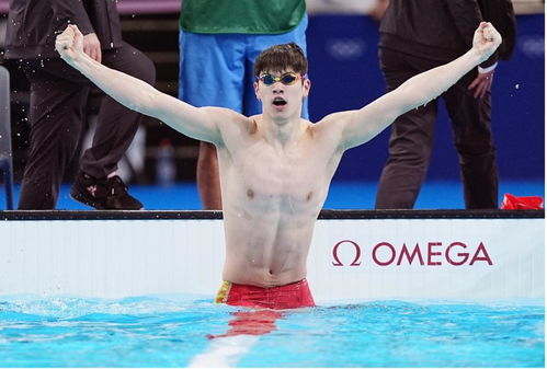 潘展乐汪顺孙杨晋级200自半决赛，泳池上演跨时代对决