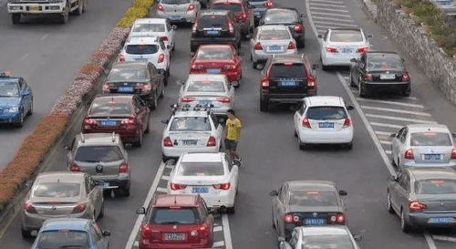 外国街头行驶的中国品牌新能源汽车