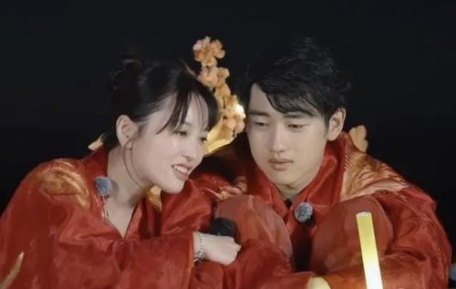 孟子义与李昀锐对唱舞台表演