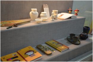 博物馆文创产品展示台