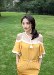 杨紫与其他85花同台合照