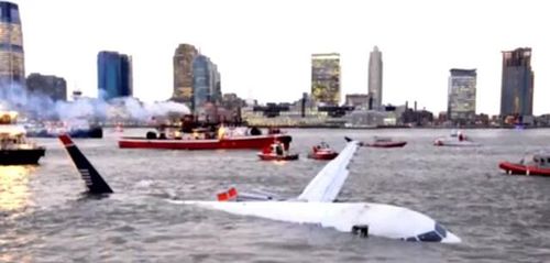 纽约哈德逊河上的双桅帆船