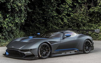 阿斯顿马丁搭载CarPlay Ultra的车内中控台