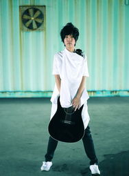 李霄云舞台演唱照片