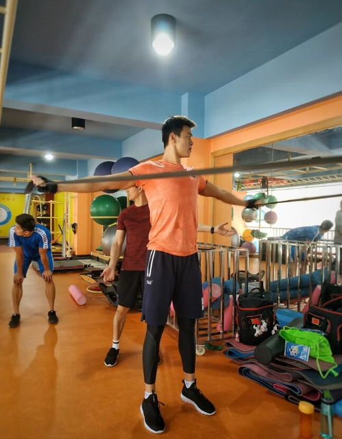 孙杨热身训练专注神情<p style=