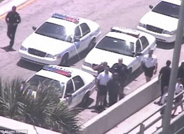 墨西哥街头枪击案现场照片